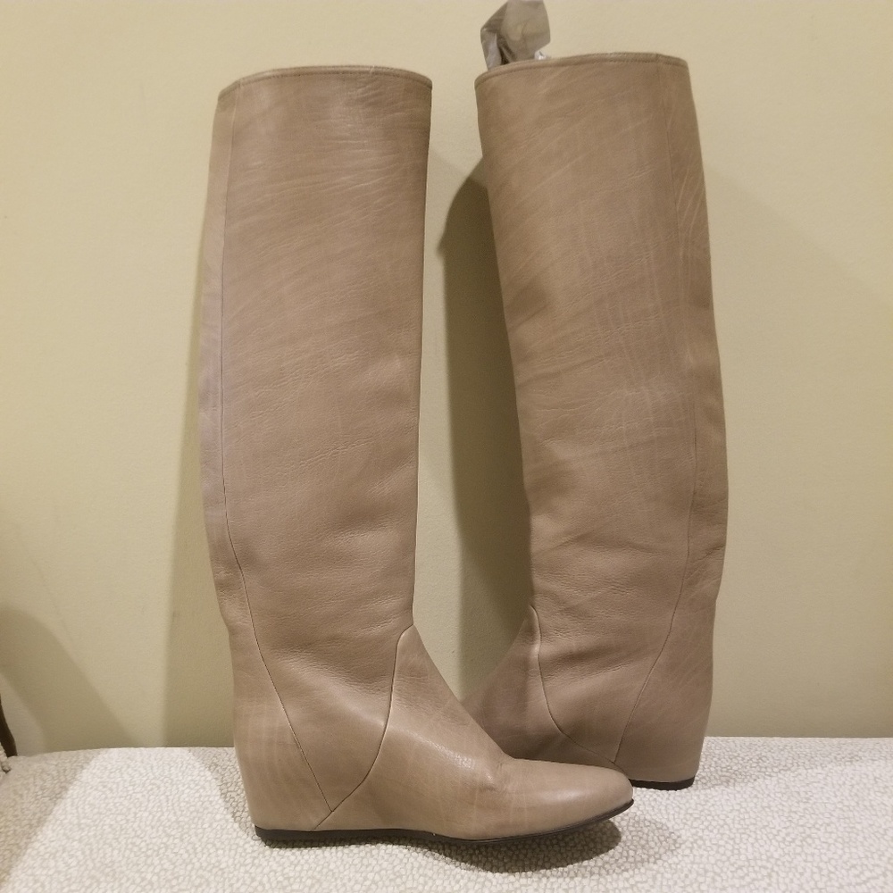 Authentic Lanvin hidden Wedge Heel Boots 6.5 - Picture 2 of 8